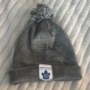 Toronto Maple Leaf NHL Gray Knit Hat with Logo
